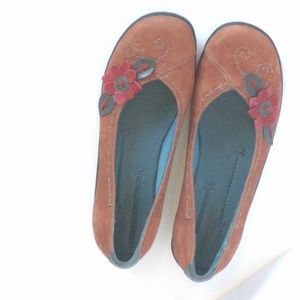 Fall Equinox HUSH PUPPIES Leather Slip On Flats